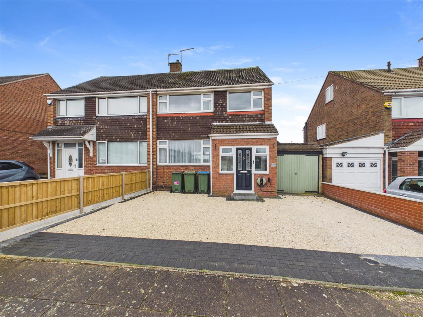 ik8SzRNVFUmddT7IXbLnvQ